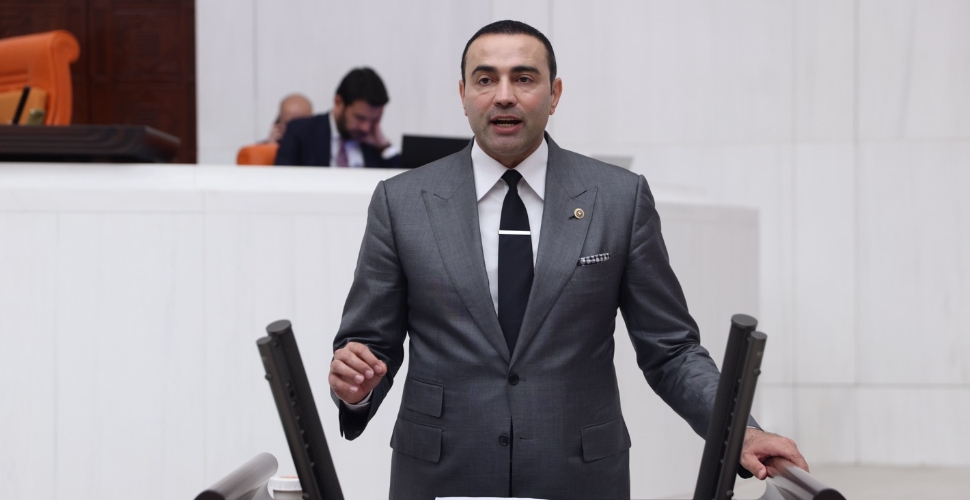 ‘Ey Aykut Kaya senin kimliğin ne?’