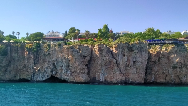 "Mesele sadece parsel değil, Antalya'nın Falezleri"