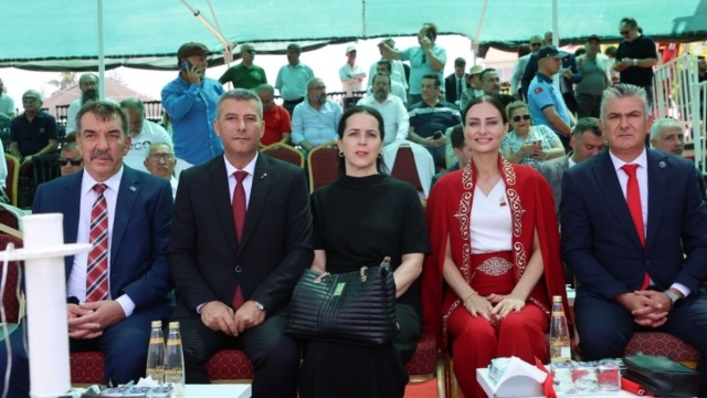 Anahtar Parti Antalya teşkilatı Korkuteli’de şenlik ve güreşleri takip etti