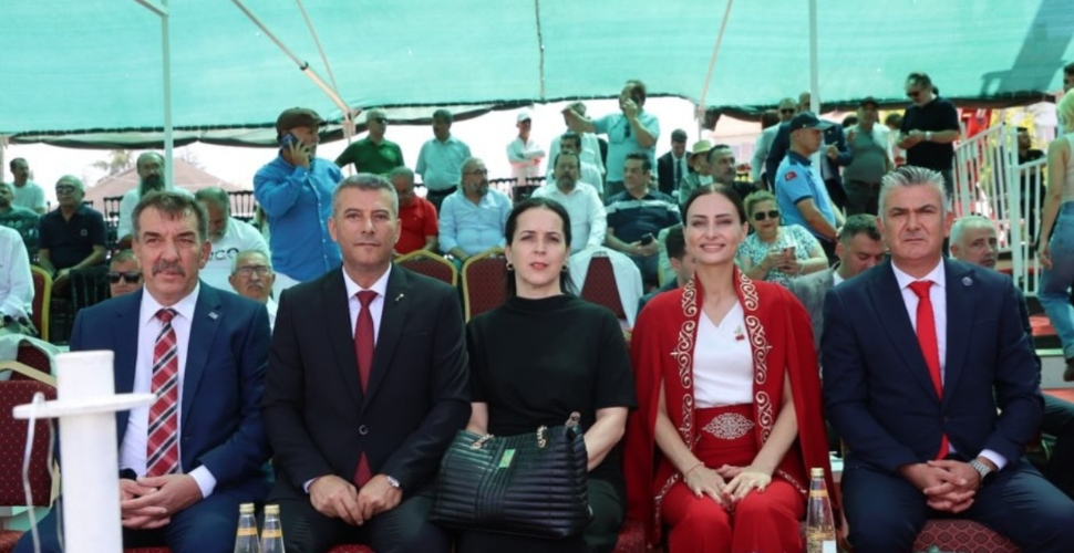 Anahtar Parti Antalya teşkilatı Korkuteli’de şenlik ve güreşleri takip etti