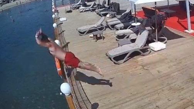 Denize son atlayışı oldu