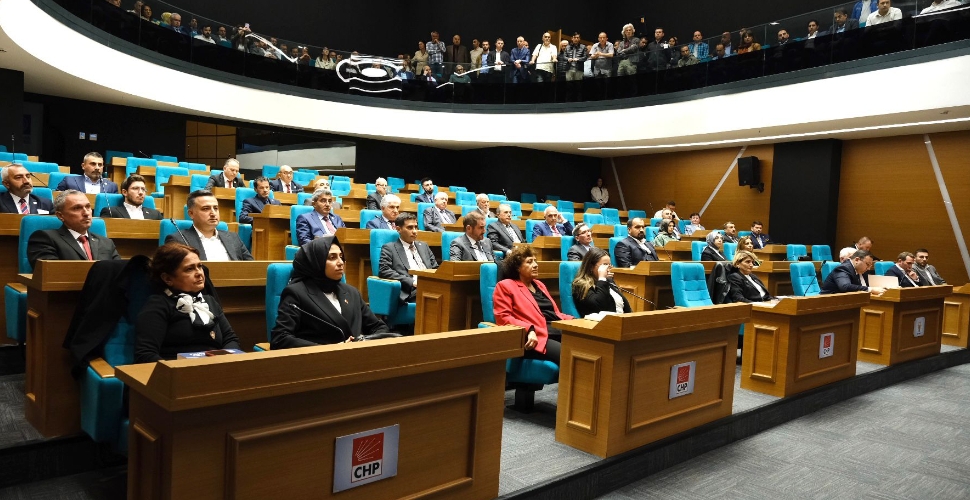 Üsküdar AK Parti’ye geçti