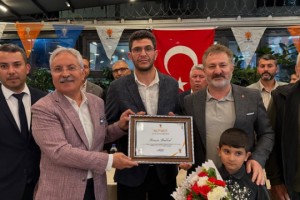 AK Parti Kepez’den mahalle başkanlarına coşkulu tören
