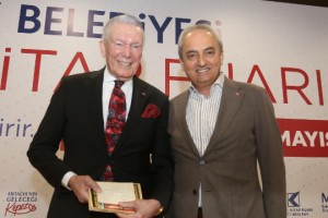 Kitap fuarına akın ettiler
