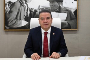 Böcek görevden uzaklaştırıldı