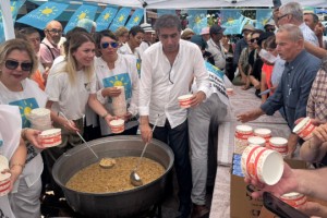 İYİ Parti’den aşure ikramı