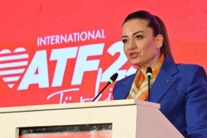 “Antalya dört mevsim turizmin adresi olmalı”
