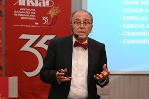 ‘Atatürk olmasaydı Cumhuriyet kurulamazdı’