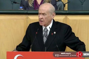 ‘Dilimiz sert olursa çizgi eğri olur’