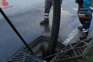 ASAT, Kepez’de yağmursuyu hatlarını temizliyor