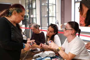 Atık kumaşlar kadınların elinde hayat buldu