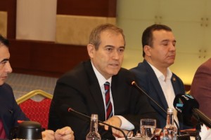 ‘Seçim dönemi işler duruyor’