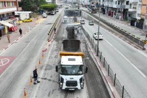 100. Yıl Bulvarı’nda 3. Etap asfalt çalışması tamamlandı