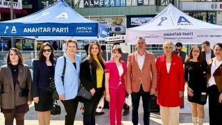 Anahtar Parti Antalya'dan Kadınlar Günü Etkinliği