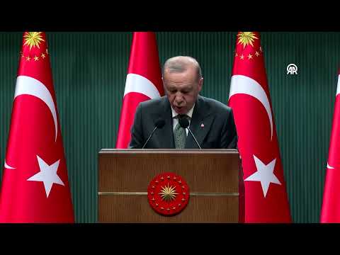 Cumhurbaşkanı Erdoğan 25 bin yeni öğretmen ataması sürecini başlattıklarını müjdeledi