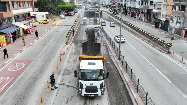 100. Yıl Bulvarı’nda 3. Etap asfalt çalışması tamamlandı