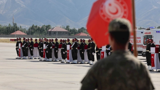 12 şehidimiz var