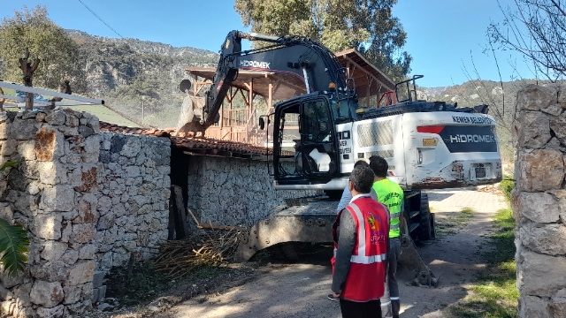 Çıralı’da kaçak yapıya geçit yok