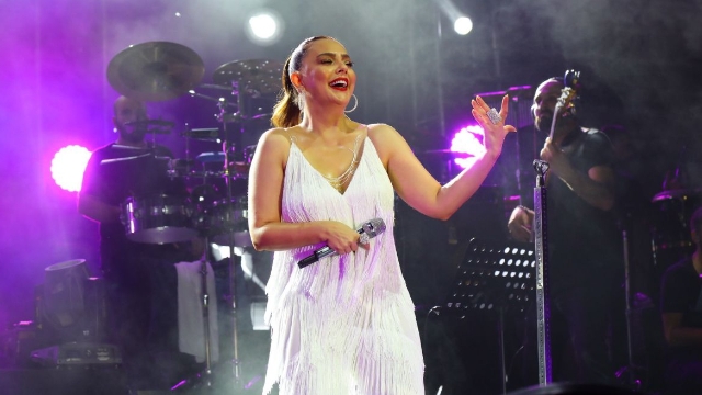 Ebru Gündeş 4.kez evlendi