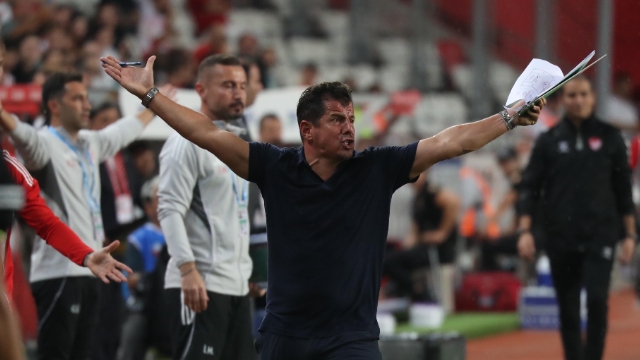 Emre Belözoğlu istifa mı edecek?