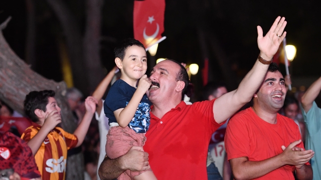 Hayatpark’ta milli maç keyfi
