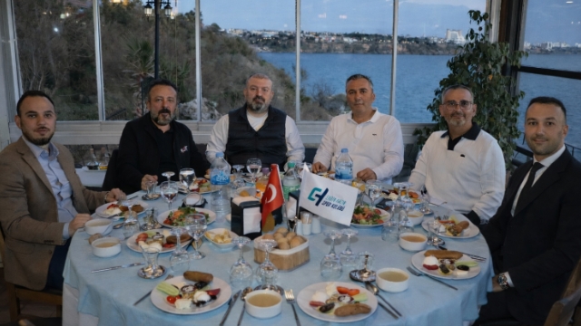 HZR Tel Çit’ten 8. Geleneksel İftar Yemeği