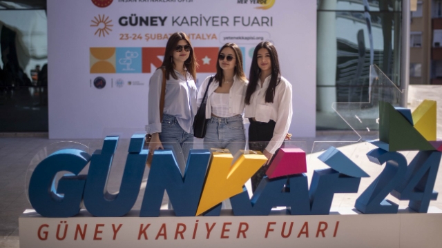 Kariyer fuarına yoğun ilgi
