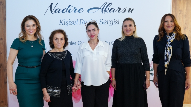 Nadire Akarsu'nun kişisel resim sergisi açıldı