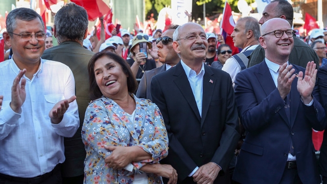 Profiline ‘Bay Kemal’ yazdı