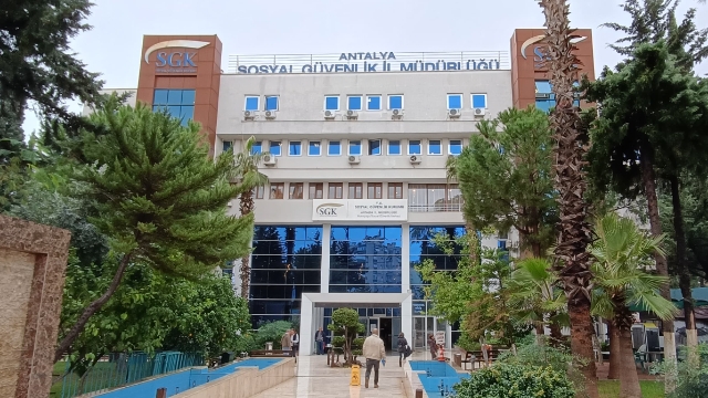 SGK Müdürü görevden uzaklaştırıldı