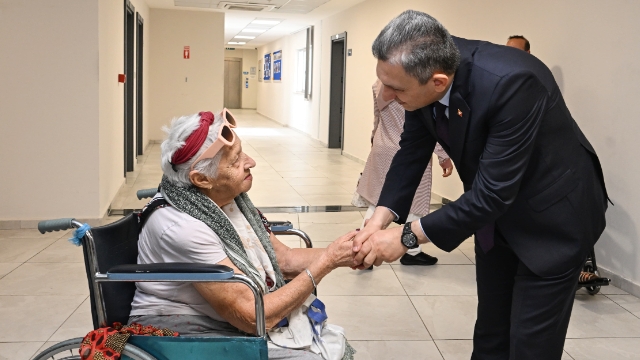 Vali Şahin’den bayram ziyaretleri
