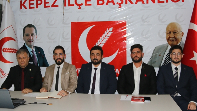 Yeniden Refah’ta rozet töreni