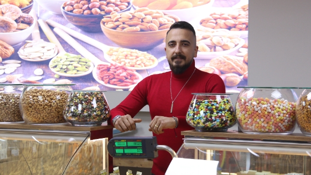Yöresel lezzetler Başak Kuruyemiş'te